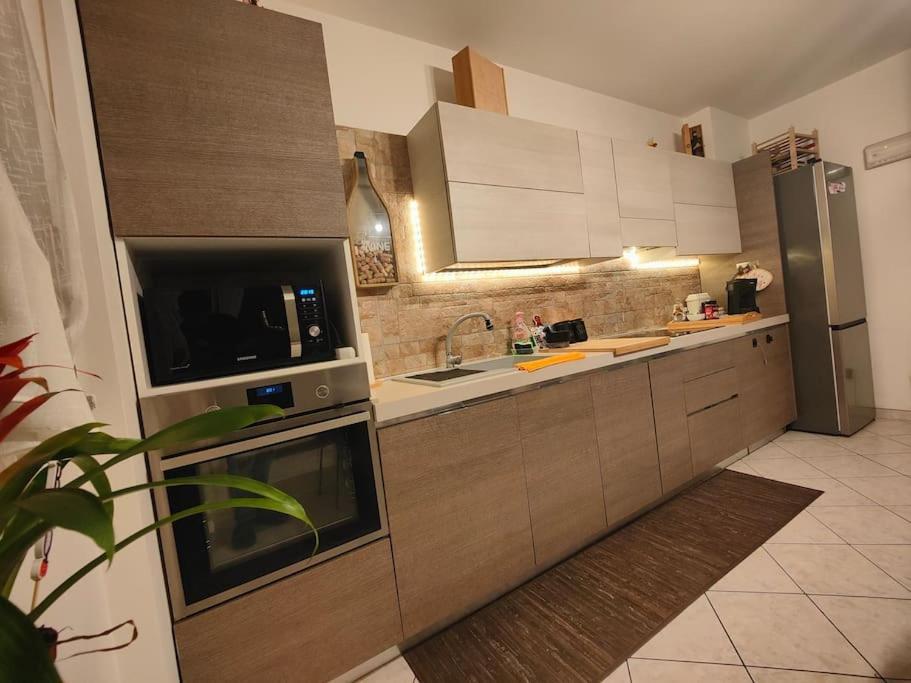 "Come A Casa" - Appartamento Gigi - Self Check In - Ospedale Humanitas - Forum Assago - Tram15 Роцано Екстериор снимка